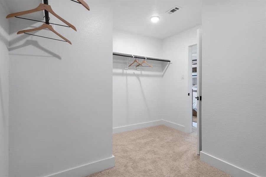 Spacious, unfurnished interior of a new home in Lake Park Villas, Wylie (Image 23). Spacious, unfurnished interior of a new home in Lake Park Villas, Wylie (Image 23).
