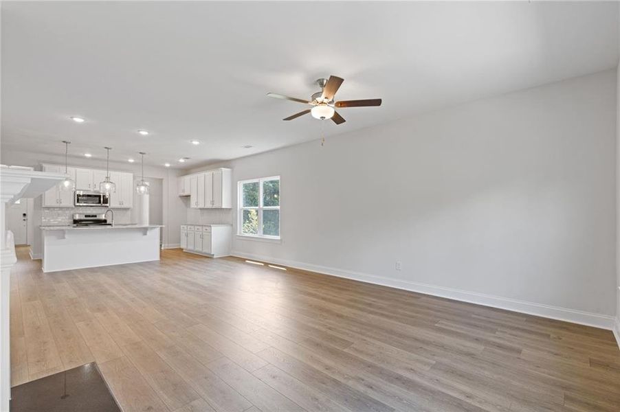 Spacious, unfurnished interior of a new home in , Dallas (Image 8).