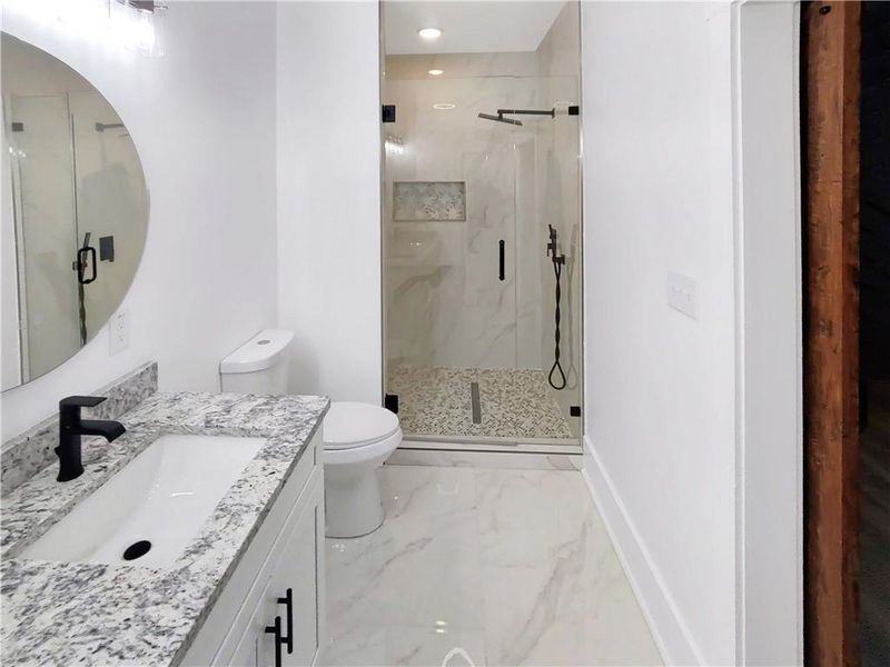 Furnished interior view inside a new home in , Gainesville (Image 9).