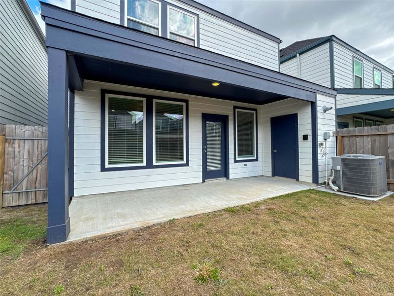 Exterior details and patio area of a home in , Houston (Image 25).