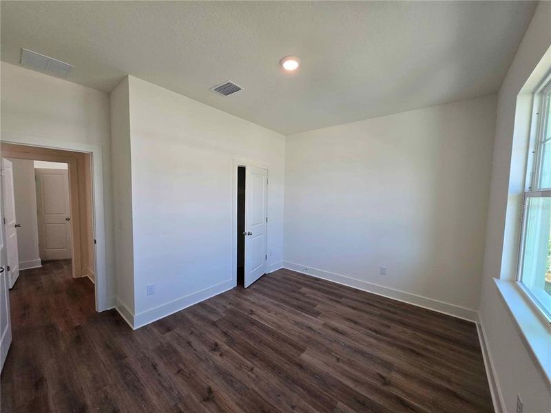 Spacious, unfurnished interior of a new home in Arbor Meadows, Spring Hill (Image 8).