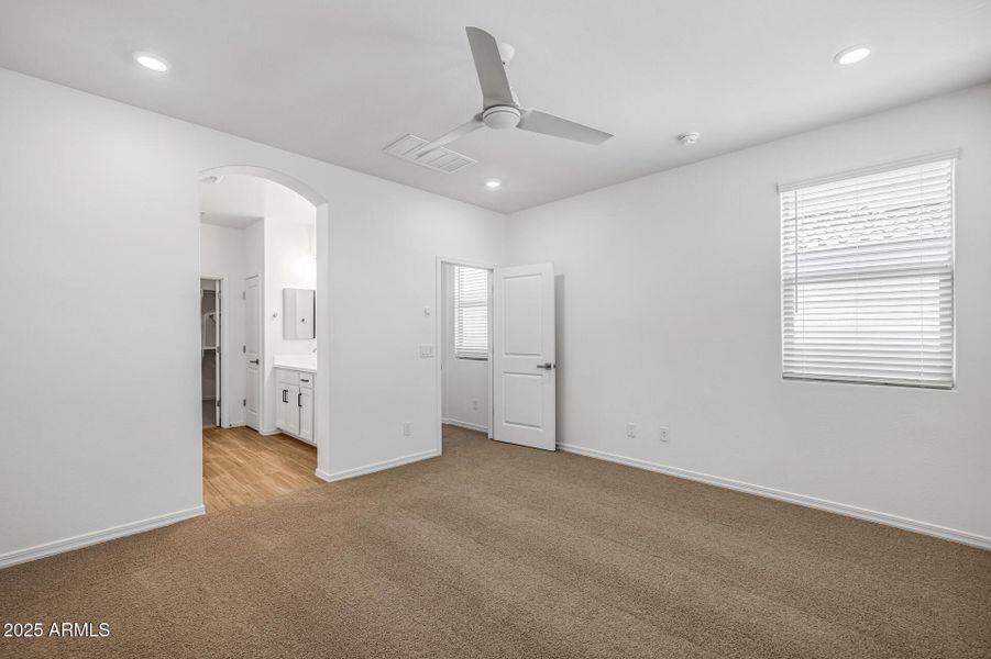 17)MASTER BED UP 17)MASTER BED UP