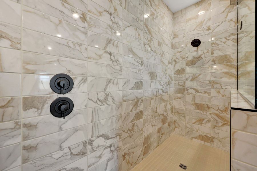 Representative interior finishes for a home built from the Lilac by Mattamy Homes in White Tank Vistas, Waddell (Image 21).