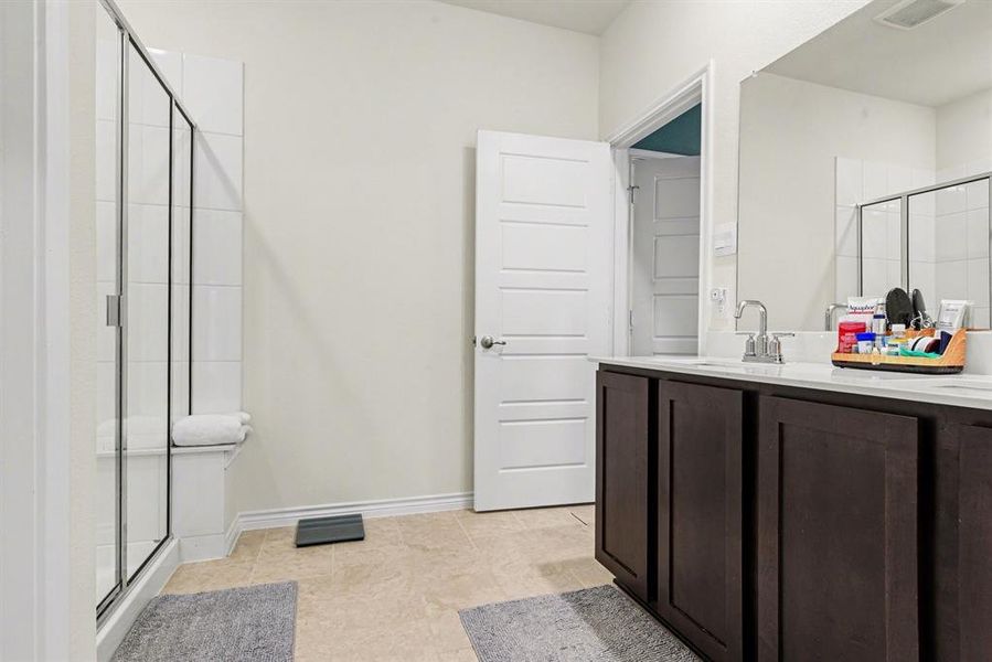 Furnished interior view inside a new home in , Anna (Image 15).