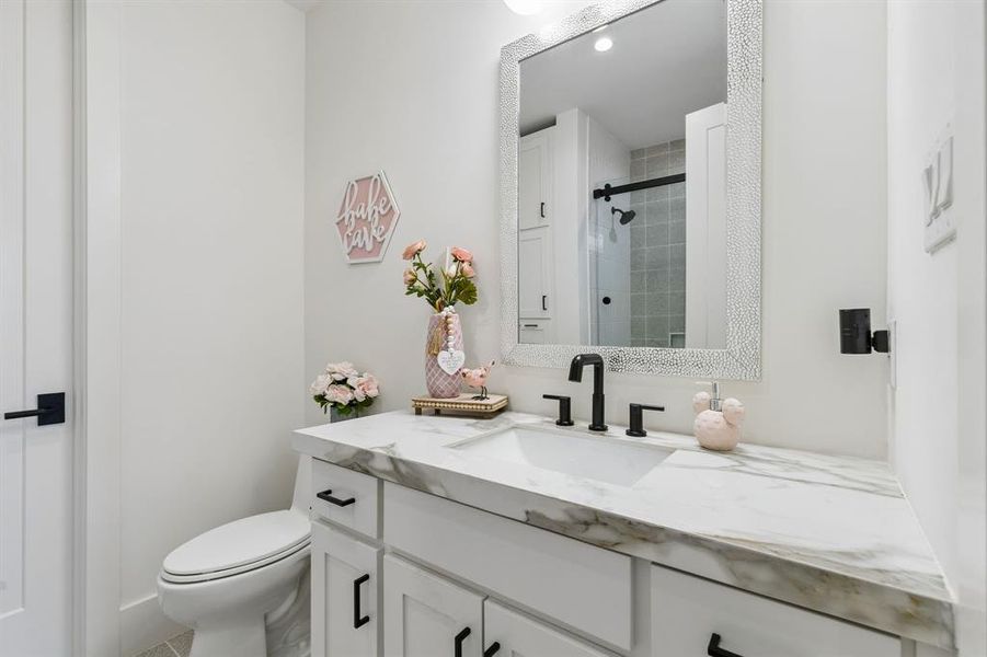 Furnished interior view inside a new home in , Colleyville (Image 31).