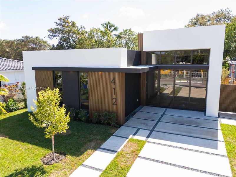 Furnished interior view inside a new home in , Miami (Image 6).