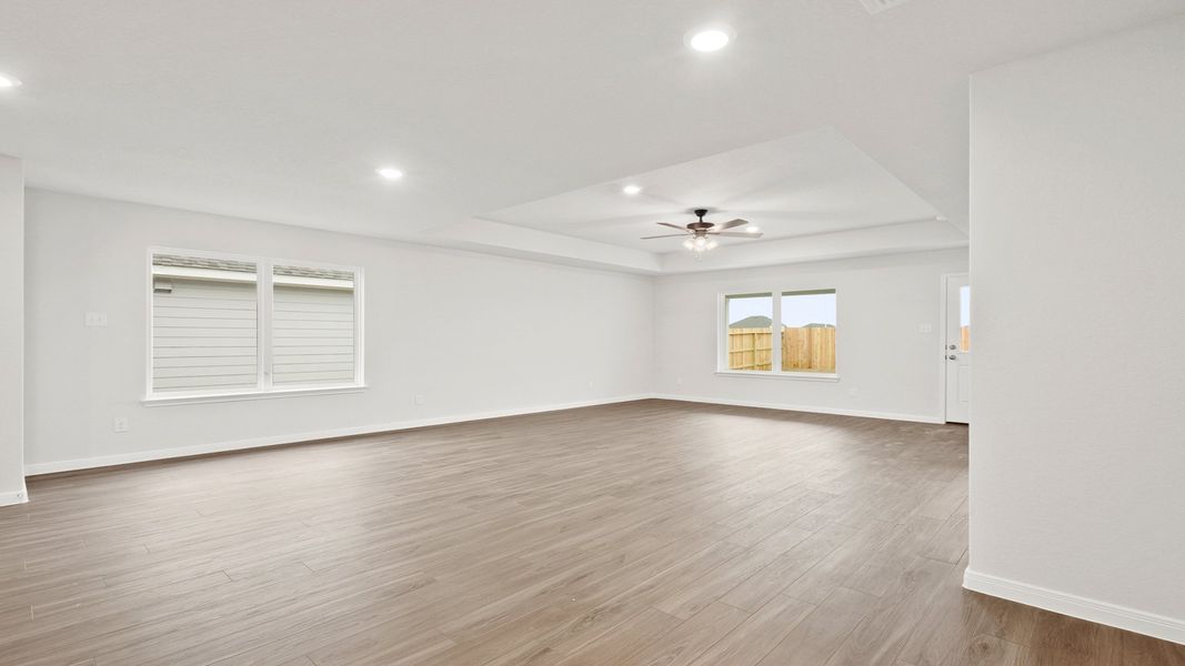 Spacious, unfurnished interior of a new home in Swenson Heights, Seguin (Image 15).