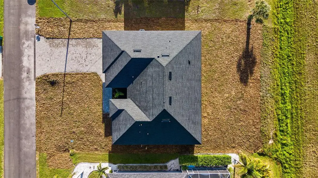 Exterior details and patio area of a home in , Rotonda West (Image 3).