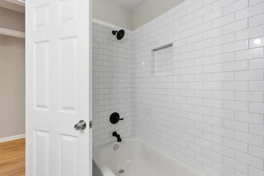 Close-up of interior finishes inside a home in , Gainesville (Image 4). Close-up of interior finishes inside a home in , Gainesville (Image 4).