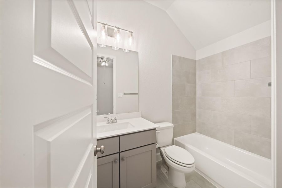 Furnished interior view inside a new home in The Woodlands Hills 60', Willis (Image 5). Furnished interior view inside a new home in The Woodlands Hills 60', Willis (Image 5).