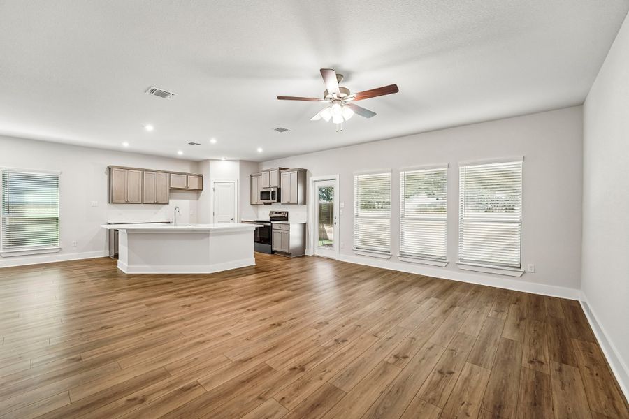Representative unfurnished interior of a home built from the Monroe by Omega Builders in Hartrick Ranch, Temple (Image 12). Representative unfurnished interior of a home built from the Monroe by Omega Builders in Hartrick Ranch, Temple (Image 12).