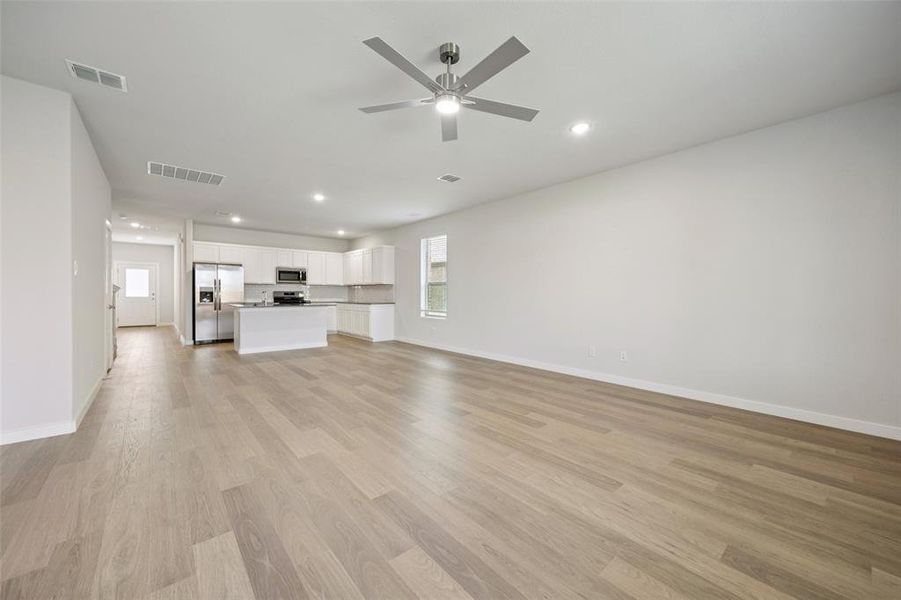 Spacious, unfurnished interior of a new home in Stratton Place, Greenville (Image 26).