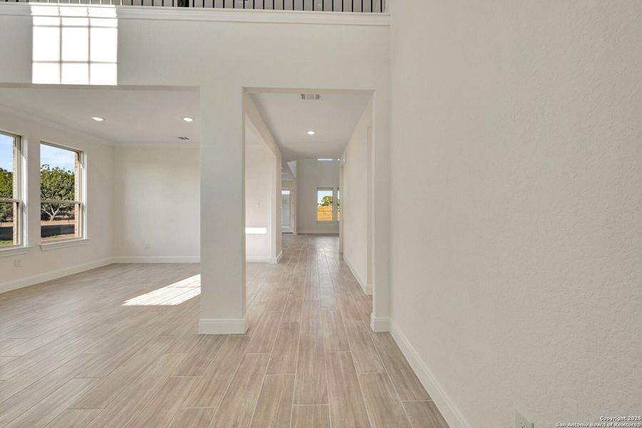 Spacious, unfurnished interior of a new home in Preserve at Annabelle Ranch, San Antonio (Image 21).