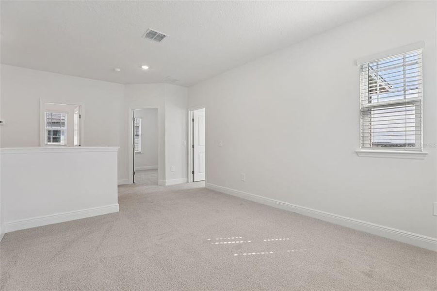 Spacious, unfurnished interior of a new home in Cyrene at Minneola, Minneola (Image 36).