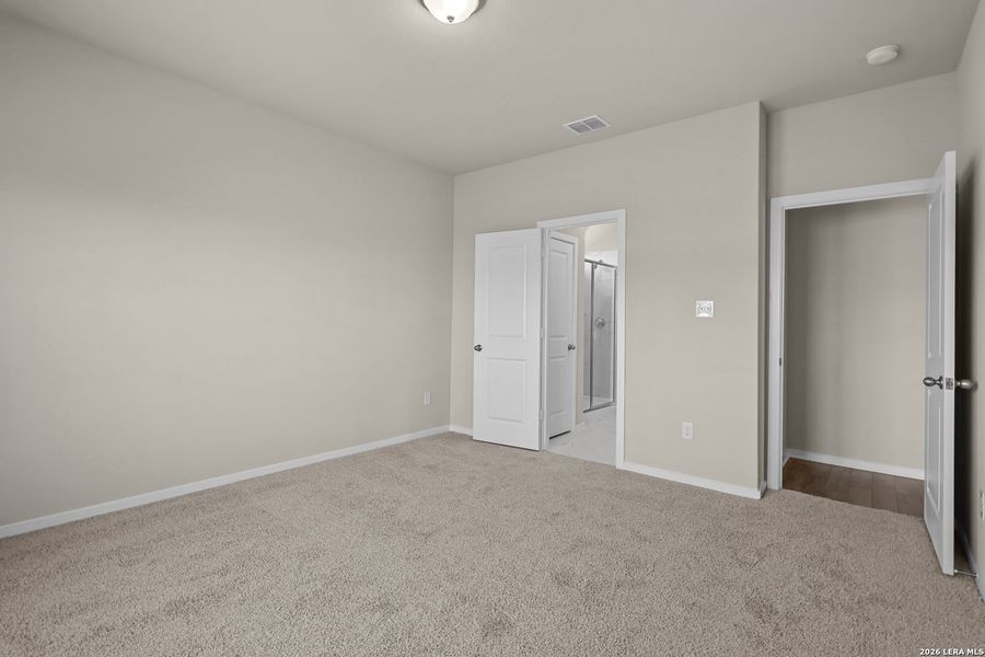 Spacious, unfurnished interior of a new home in Summerlin, San Antonio (Image 20).