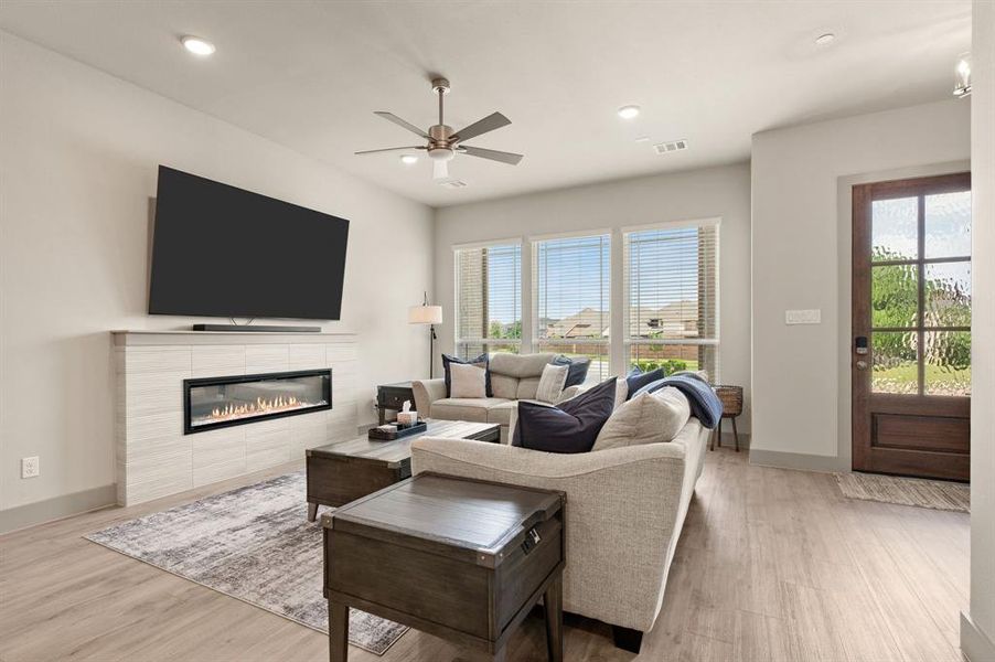 Furnished interior view inside a new home in , Farmers Branch (Image 8).