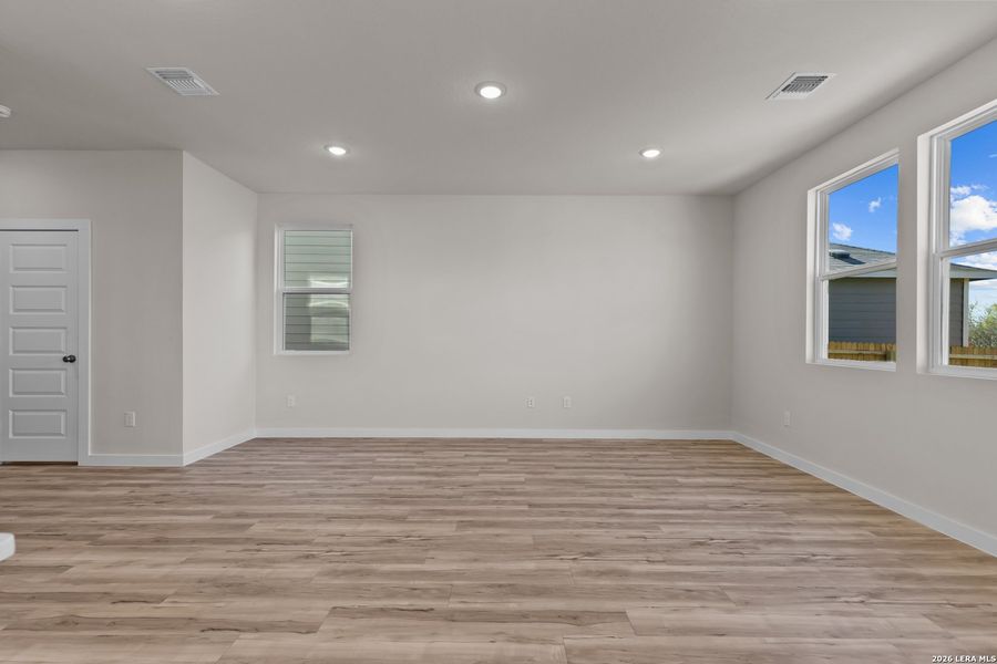 Spacious, unfurnished interior of a new home in Applewhite Meadows, San Antonio (Image 19). Spacious, unfurnished interior of a new home in Applewhite Meadows, San Antonio (Image 19).