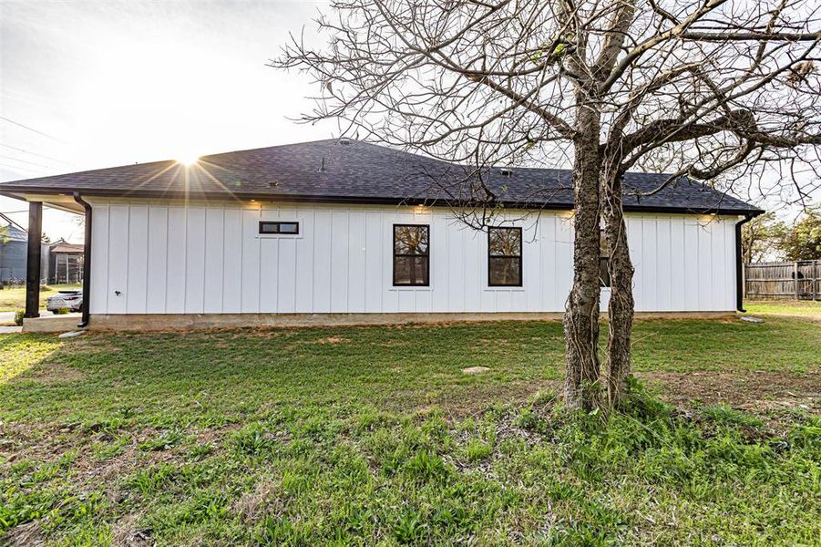 Exterior details and patio area of a home in , Cleburne (Image 3).