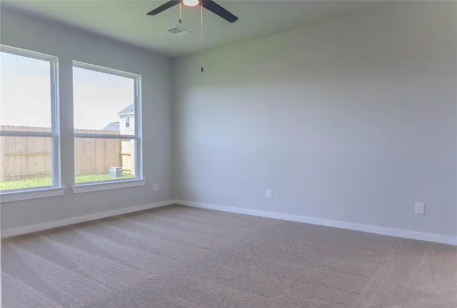 Spacious, unfurnished interior of a new home in La Segarra 40', Brookshire (Image 21).