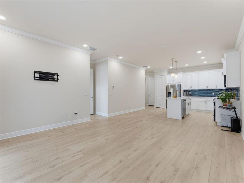 Spacious, unfurnished interior of a new home in , Clearwater (Image 43).