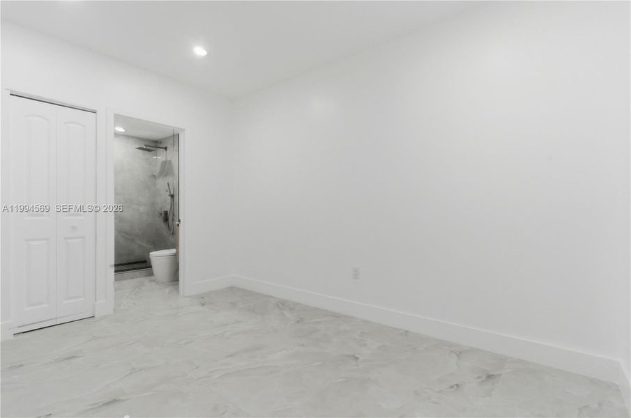 Spacious, unfurnished interior of a new home in , Homestead (Image 23).