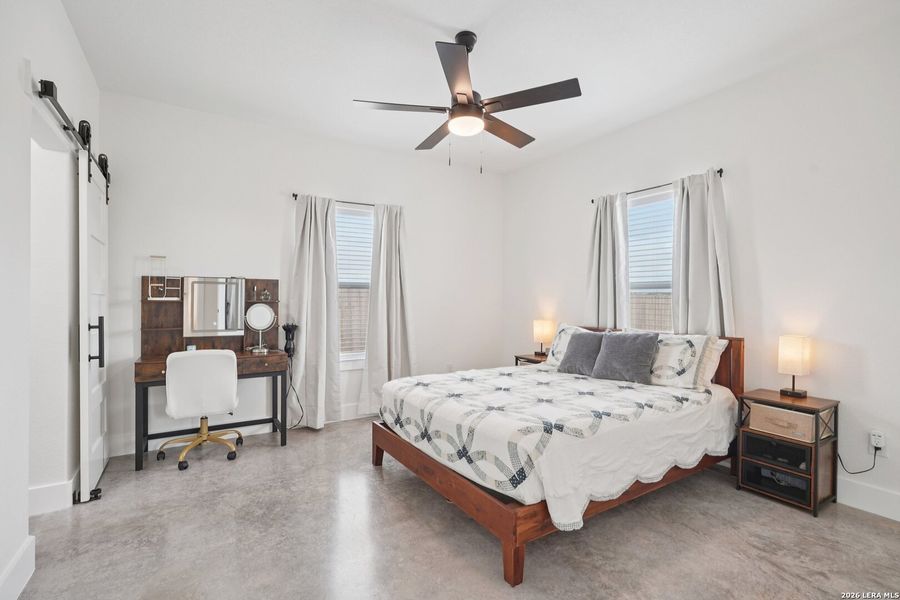 Furnished interior view inside a new home in , La Vernia (Image 17).