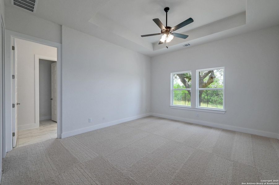 Spacious, unfurnished interior of a new home in The Grove at Vintage Oaks, New Braunfels (Image 20).
