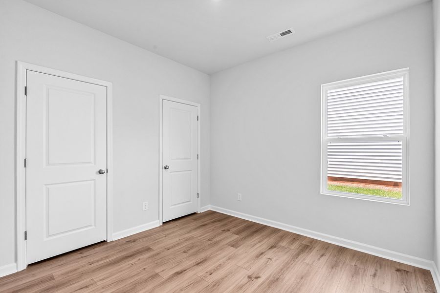 Spacious, unfurnished interior of a new home in Hanes Lake, Winston-Salem (Image 26).