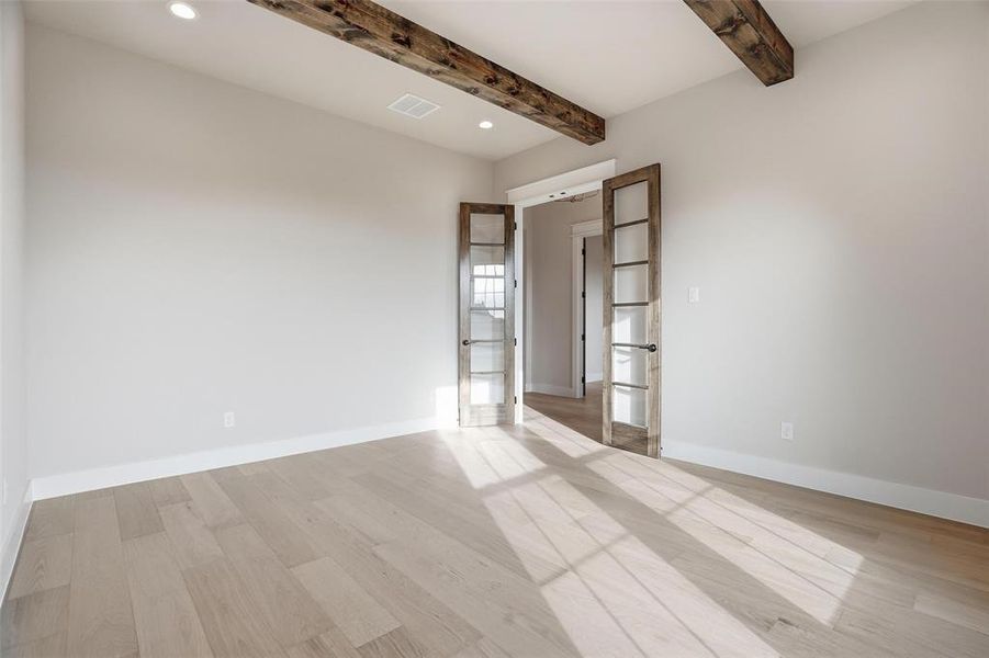 Spacious, unfurnished interior of a new home in Aledo Heights - Aledo ISD, Annetta South (Image 27).