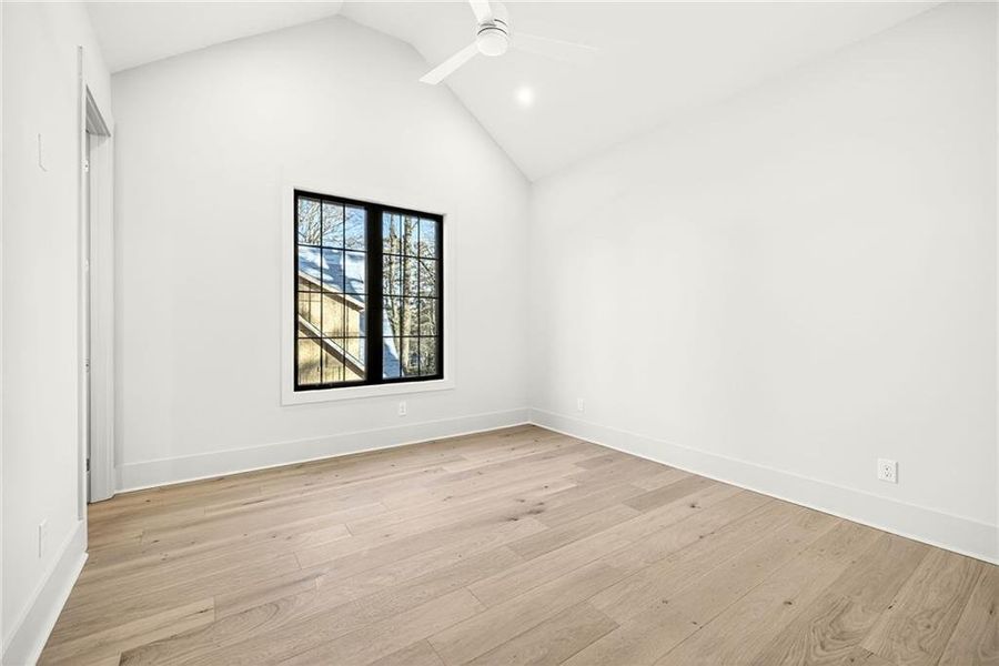 Spacious, unfurnished interior of a new home in , Atlanta (Image 23).