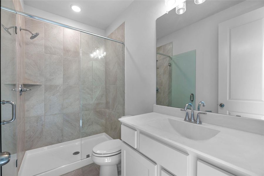 Representative image. Features, selections and colors may vary.