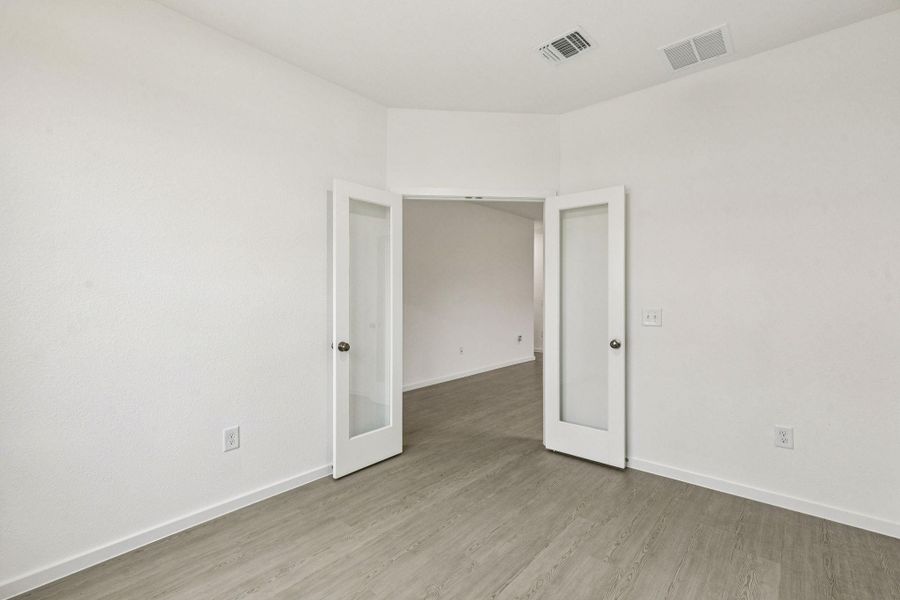 Spacious, unfurnished interior of a new home in Windcress, Cove (Image 20).