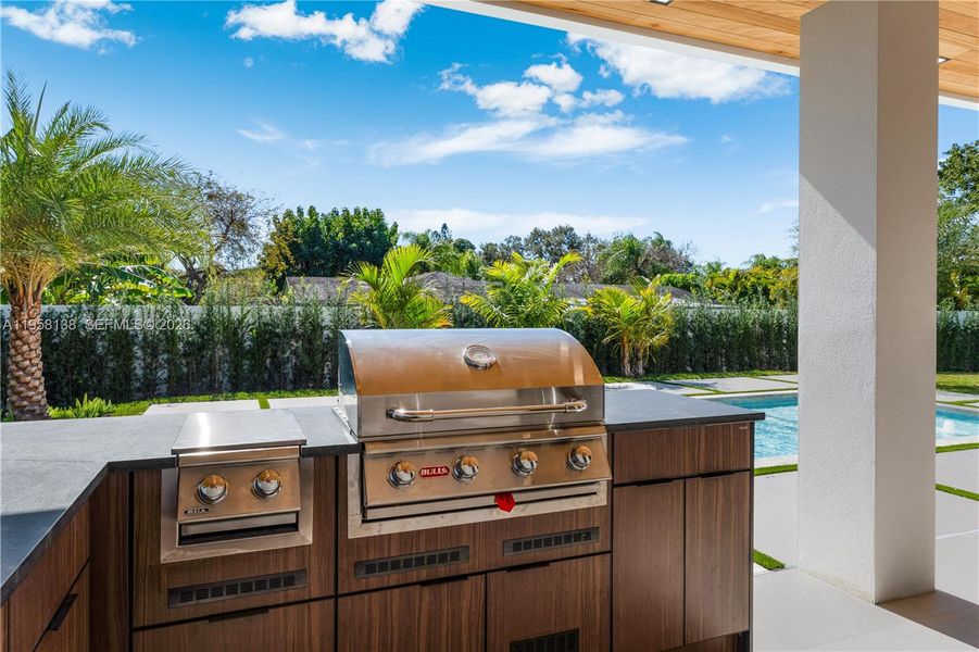 Exterior details and patio area of a home in , Miami (Image 35).