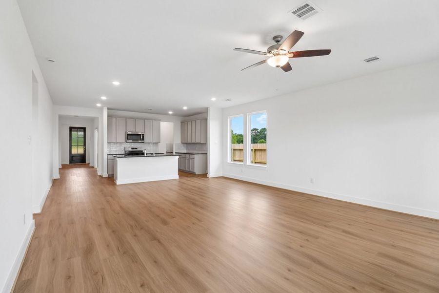 Spacious, unfurnished interior of a new home in Trinity Grove, Spring (Image 14).