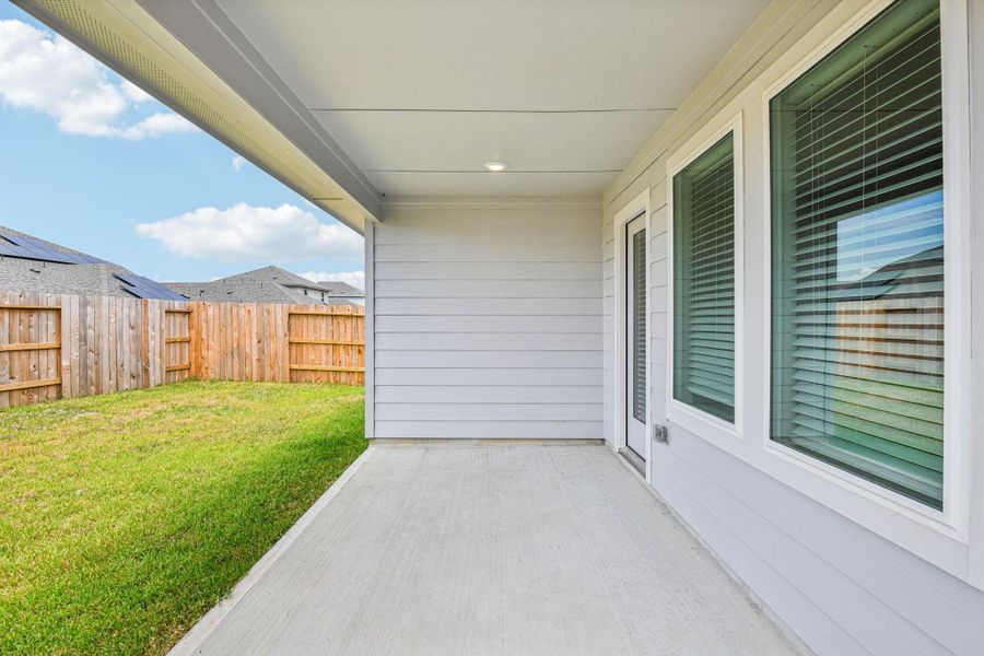 Spacious, unfurnished interior of a new home in Mavera, Conroe (Image 29). Spacious, unfurnished interior of a new home in Mavera, Conroe (Image 29).