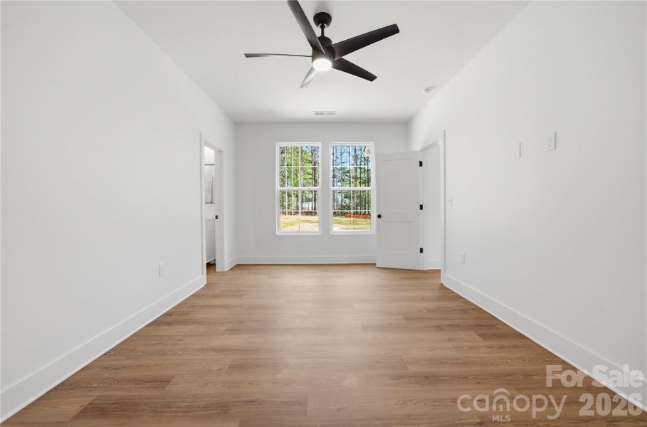 Spacious, unfurnished interior of a new home in , York (Image 29).