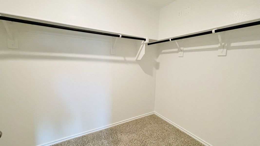 Spacious, unfurnished interior of a new home in Sunnycreek, Fort Worth (Image 16).