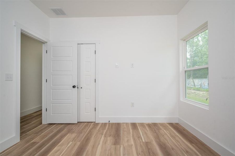 Spacious, unfurnished interior of a new home in , Williston (Image 13).