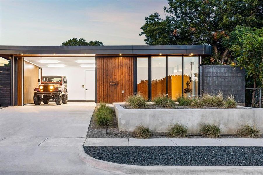 Front exterior of a new home in , Dallas, TX, highlighting curb appeal (Image 2). Front exterior of a new home in , Dallas, TX, highlighting curb appeal (Image 2).