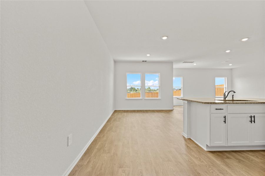 Spacious, unfurnished interior of a new home in Palomino, Manor (Image 30).