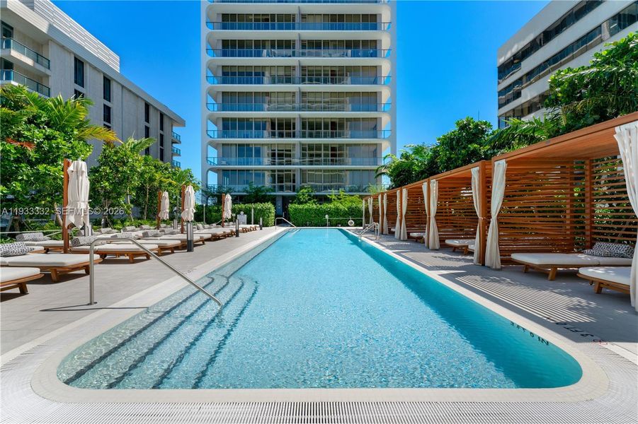 Condo located in Miami, FL showcasing its design and architecture (Image 29).