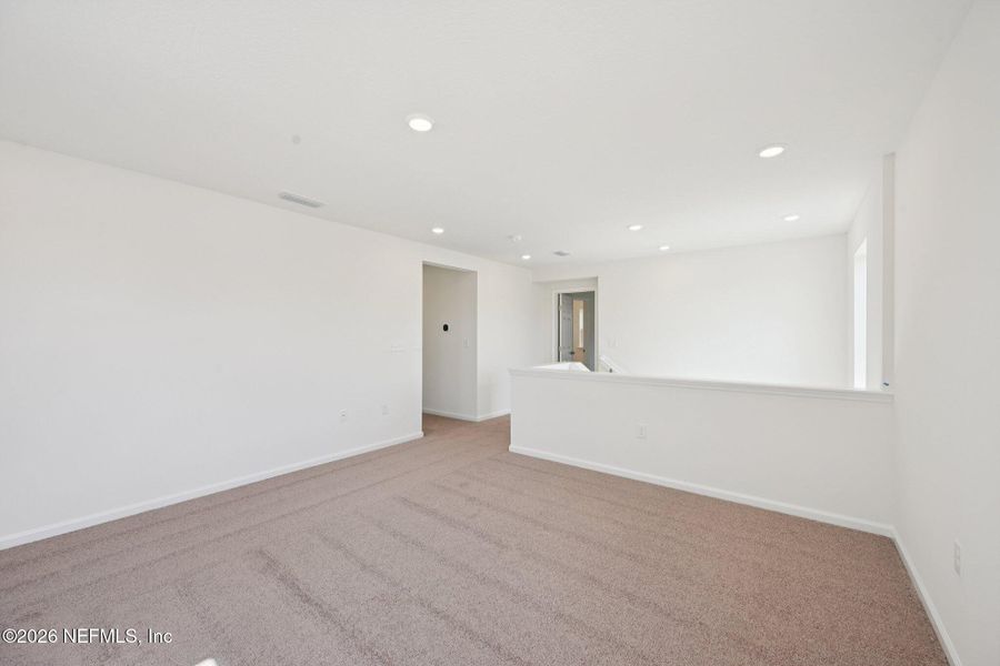Spacious, unfurnished interior of a new home in Panther Creek, Jacksonville (Image 29).
