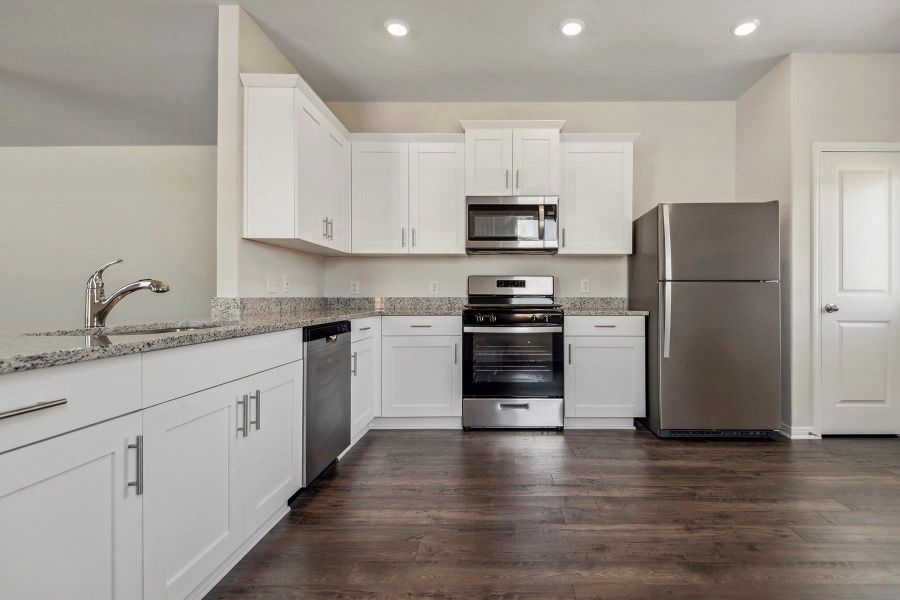 Furnished interior view inside a new home in Sweetwater Ridge, Conroe (Image 4).