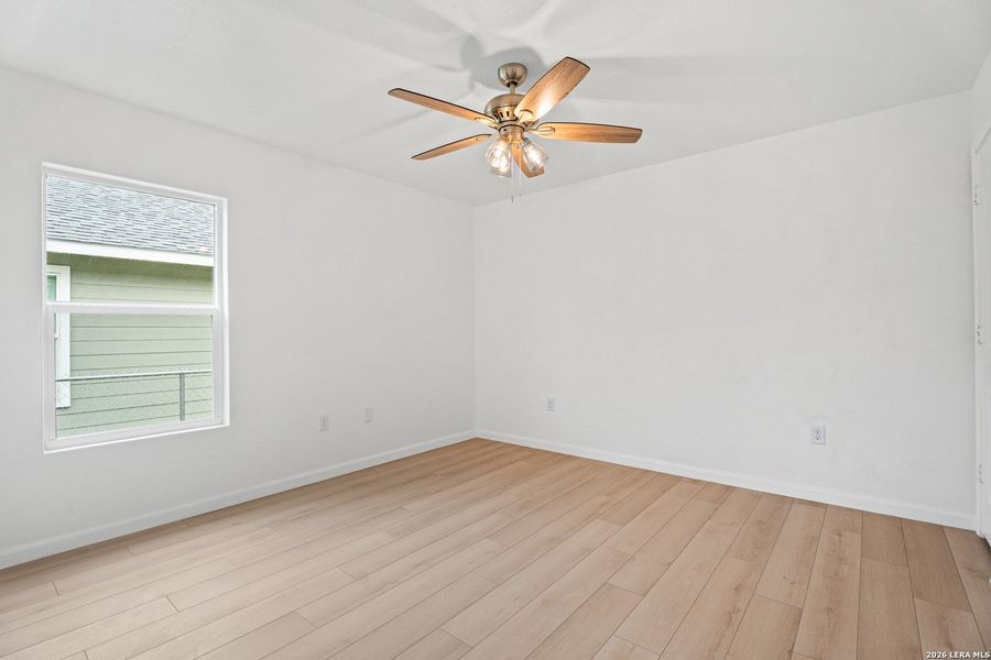 Spacious, unfurnished interior of a new home in , San Antonio (Image 13).