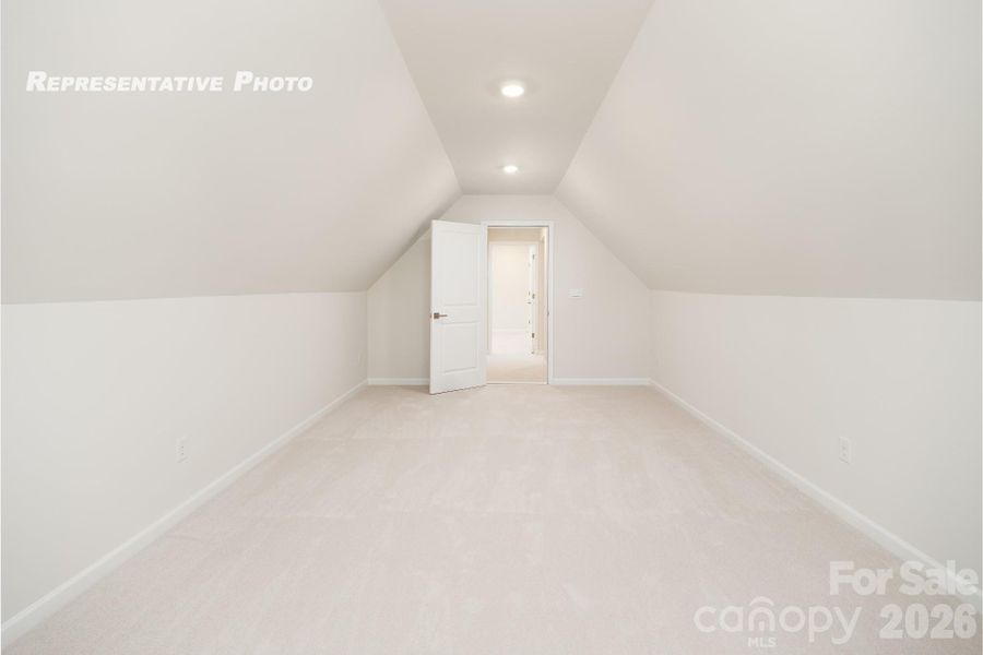 Spacious, unfurnished interior of a new home in Sylvan Creek, Denver (Image 17).