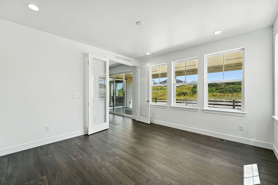 Spacious, unfurnished interior of a new home in Macanta, Castle Rock (Image 14).