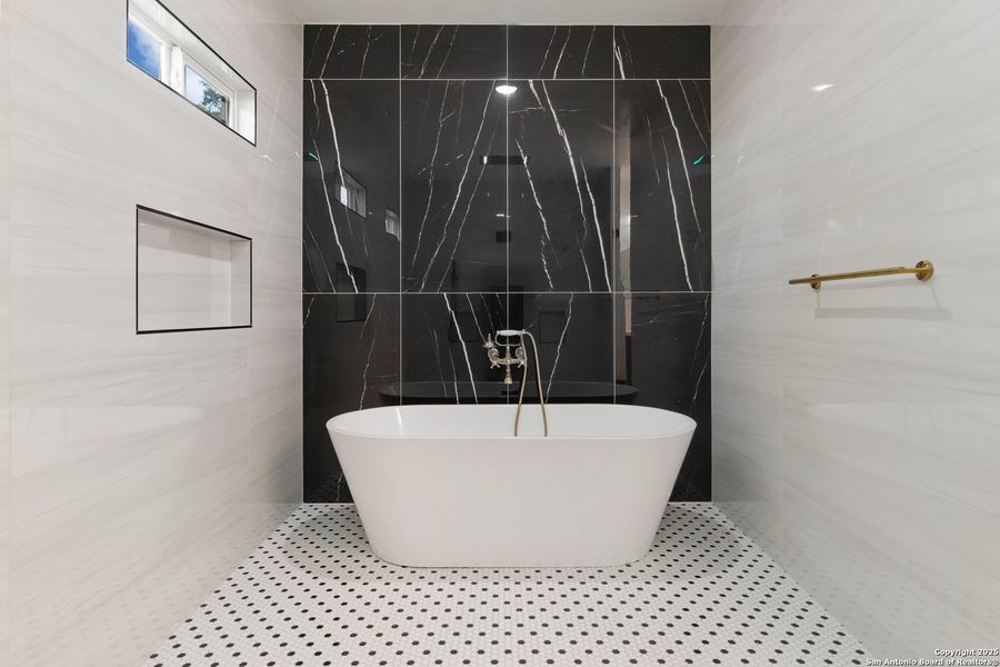 Close-up of interior finishes inside a home in , San Antonio (Image 19).