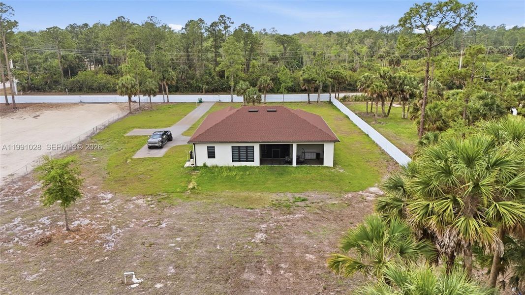 Exterior details and patio area of a home in , Naples (Image 35).
