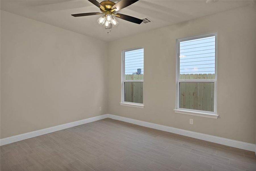 Spacious, unfurnished interior of a new home in , Granbury (Image 20).