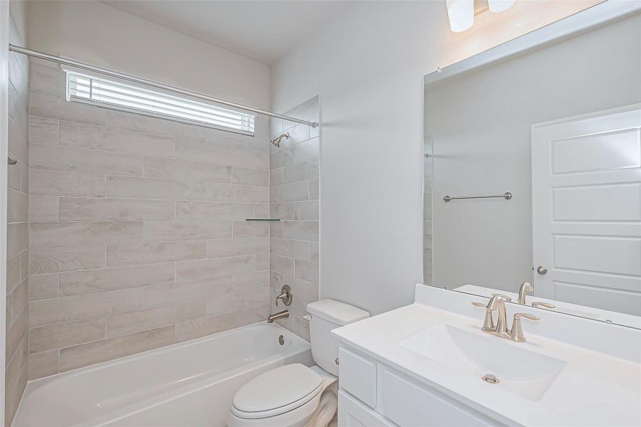 Furnished interior view inside a new home in La Segarra, Brookshire (Image 12).